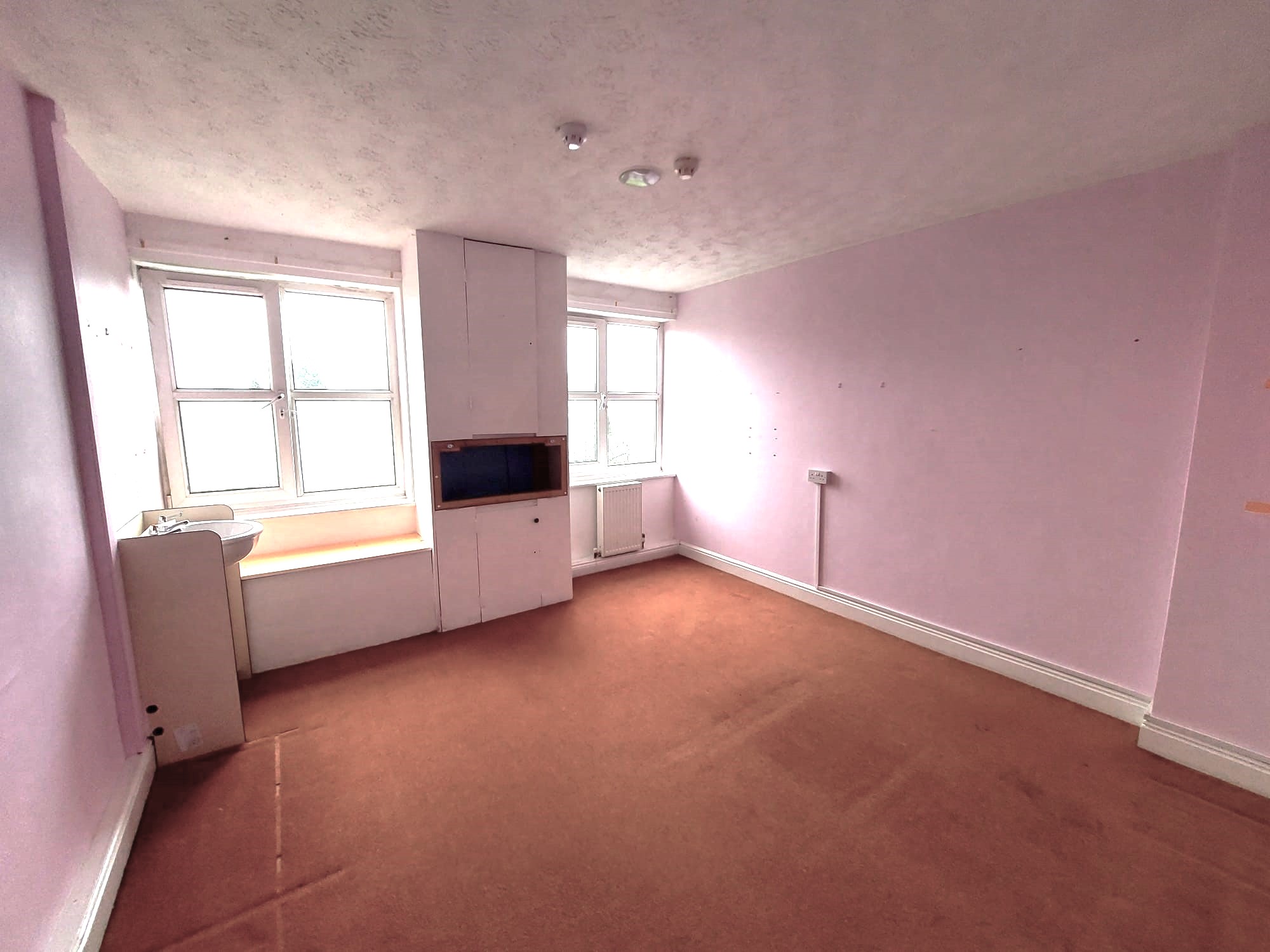 Spacious house share in great location from £400 inc bills